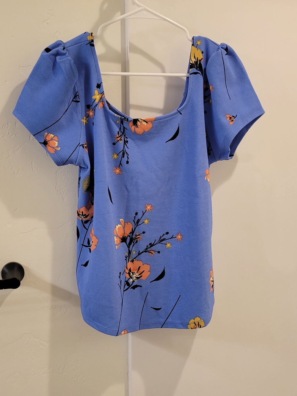 Lularoe NWT Blue Floral Puff Sleeve Women's Top